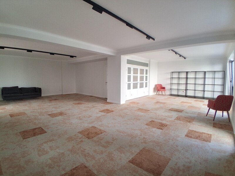 Lacul Tei, spatiu comercial 150 mp.