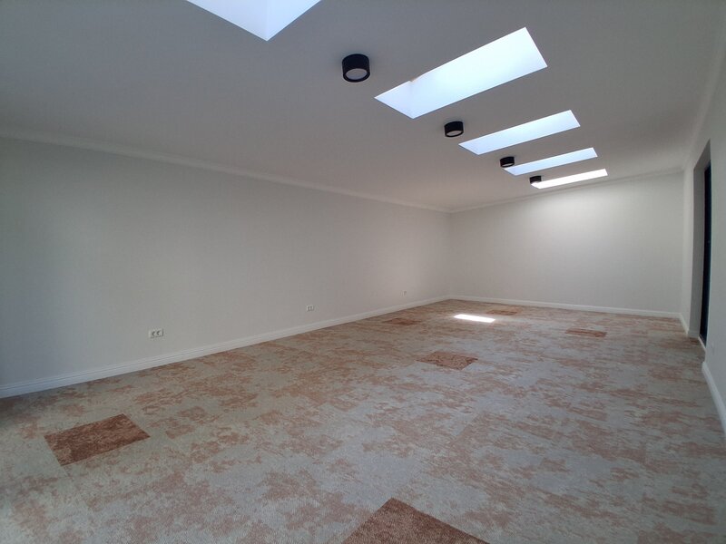 Lacul Tei, spatiu comercial 150 mp.