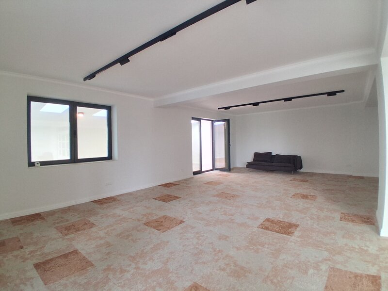 Lacul Tei, spatiu comercial 150 mp.